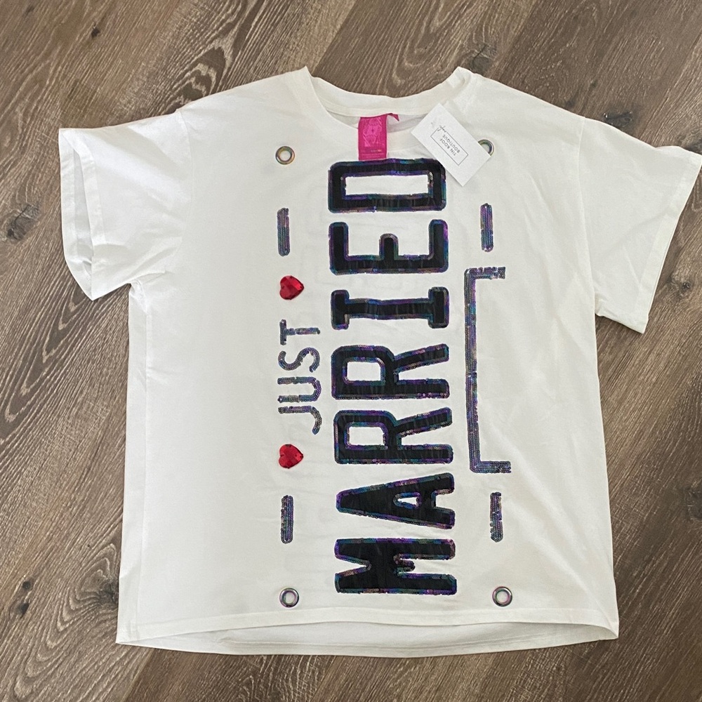 QUEEN OF SPARKLES White and Black Short Sleeve Tee